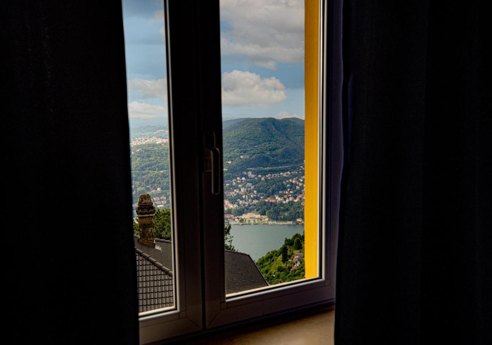 Hotel Vista Lago Brunate Extérieur photo