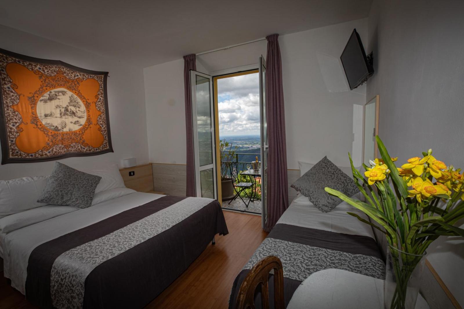 Hotel Vista Lago Brunate Extérieur photo