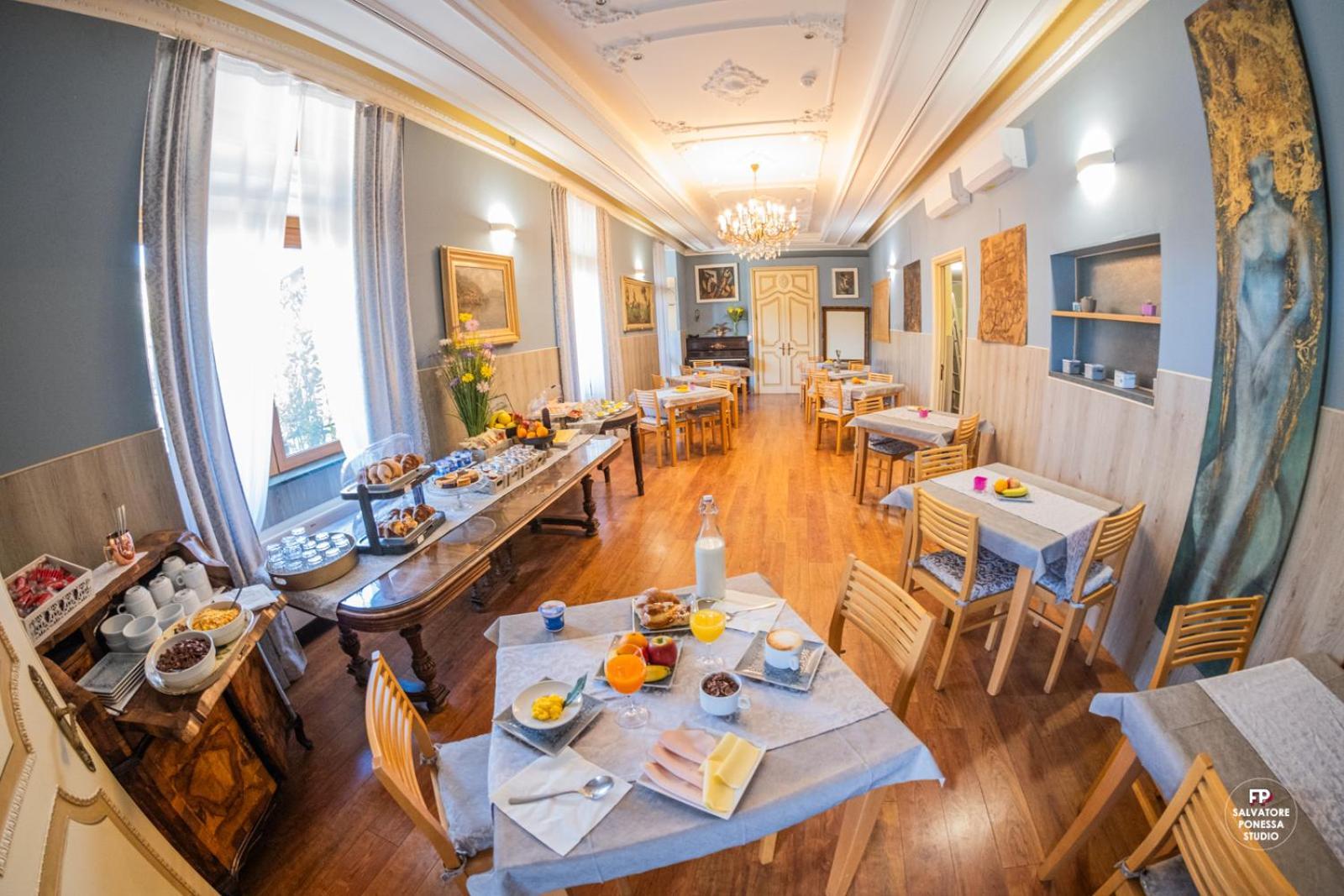 Hotel Vista Lago Brunate Extérieur photo