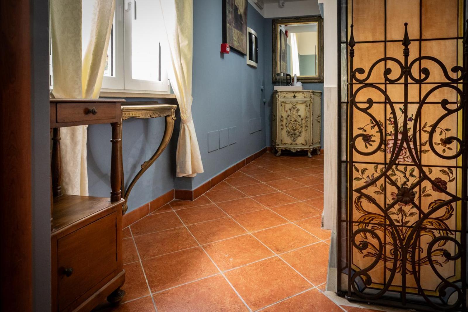Hotel Vista Lago Brunate Extérieur photo