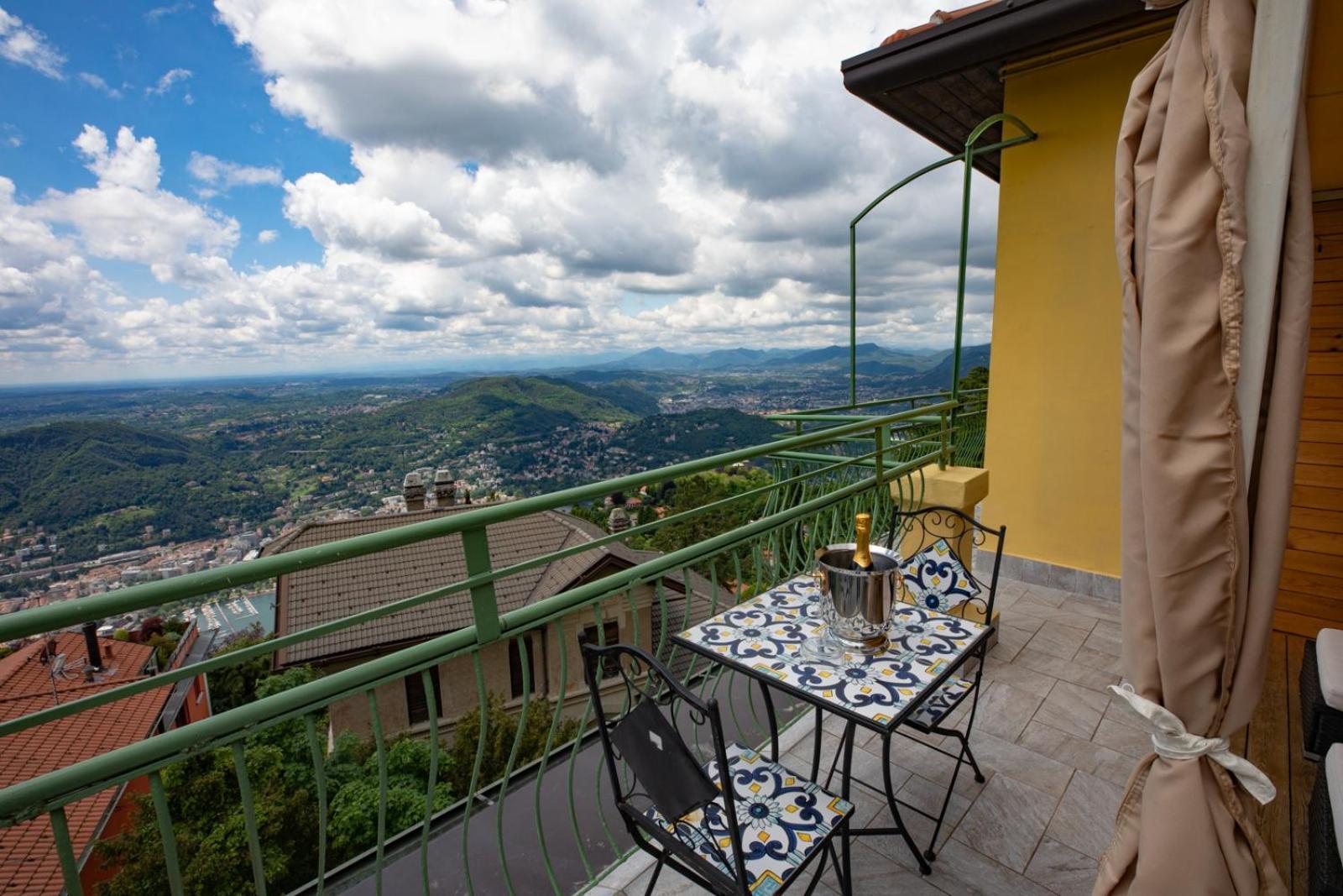 Hotel Vista Lago Brunate Extérieur photo