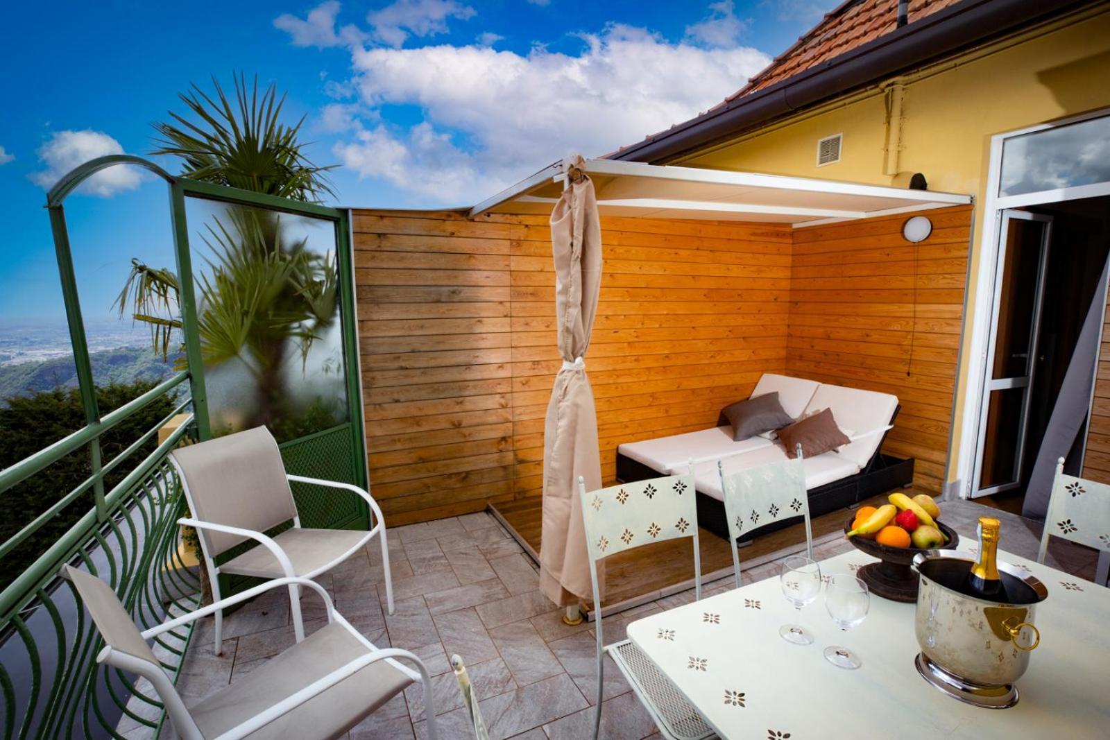 Hotel Vista Lago Brunate Extérieur photo
