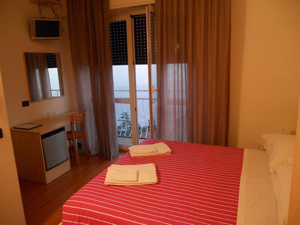 Hotel Vista Lago Brunate Extérieur photo